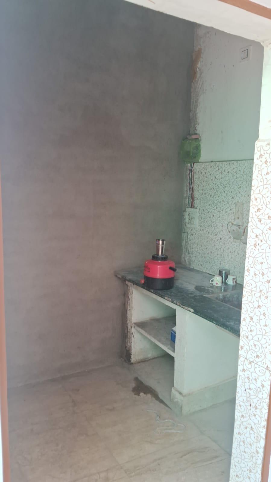 Single Room for Rent in Kala Kua Housing Board, Alwar | Park Facing