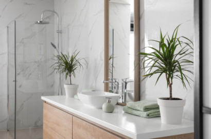 15 Bathroom Wallpaper Designs To Create A Colorful Space